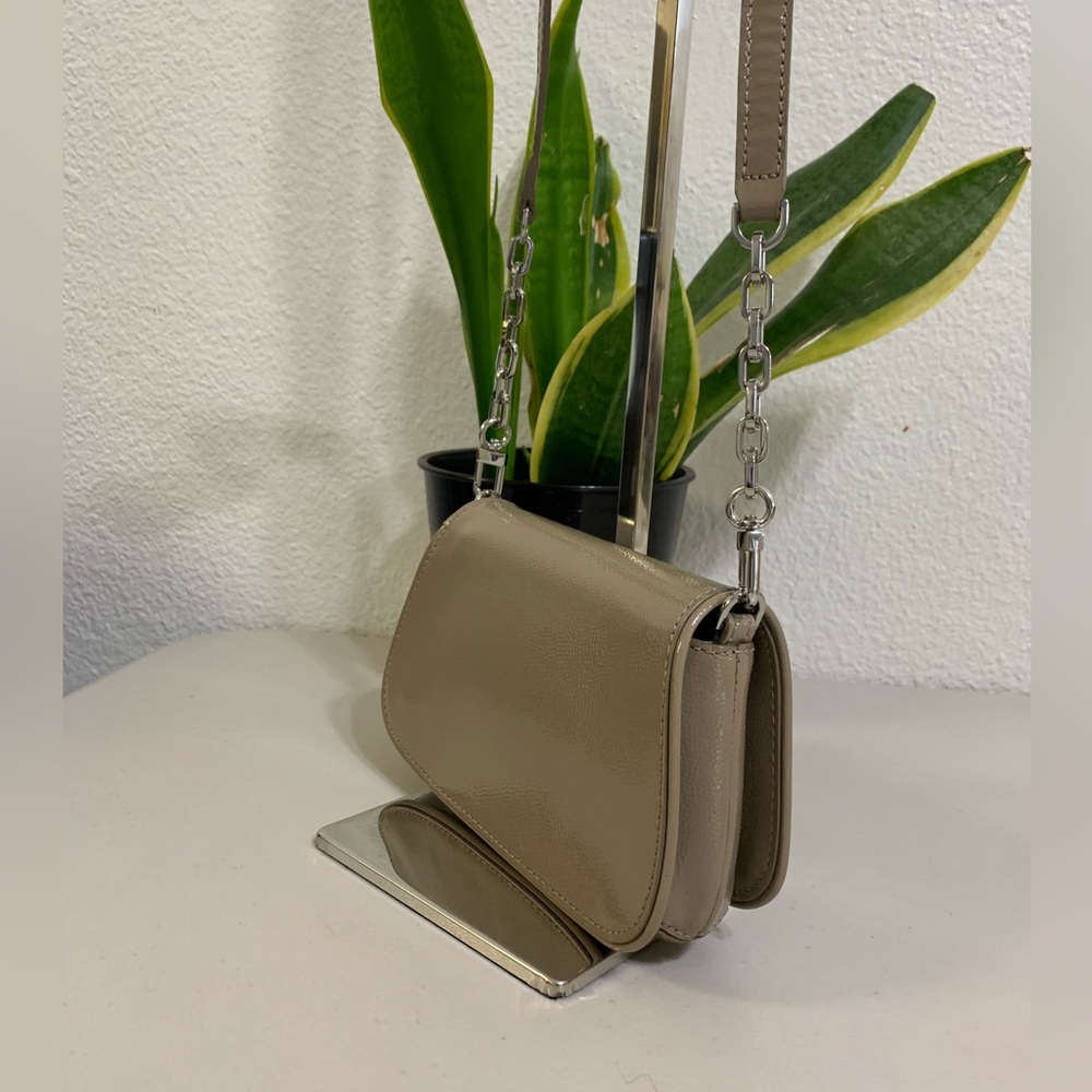 💕👜 (Like New)TORY BURCH Crossbody Purse - Picture 7 of 13